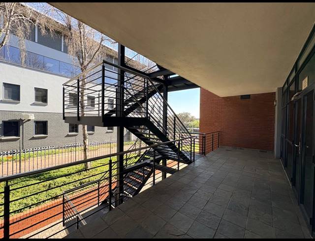 779M² OFFICE TO LET IN MIDRIDGE PARK